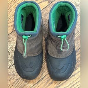 North Face Heatseeker boots size 4 Youth in brown and green with some suede